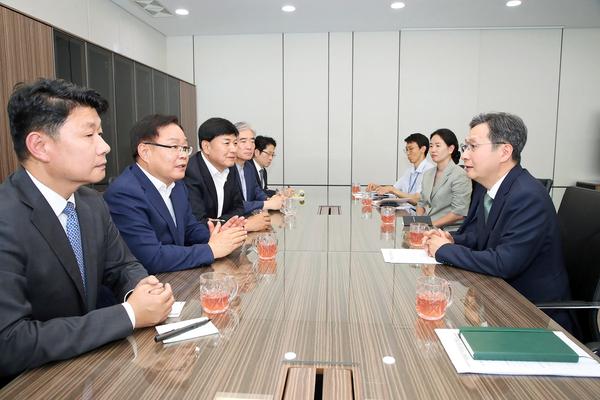 홍남표 창원특례시장, 핵심 미래 먹거리로 우주항공산업 적극 육성