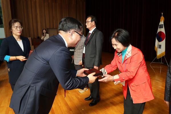 “어르신에게 감사의 마음을” 대한노인회 창원시 진해지회, ‘제27회 노인의 날 기념행사’개최