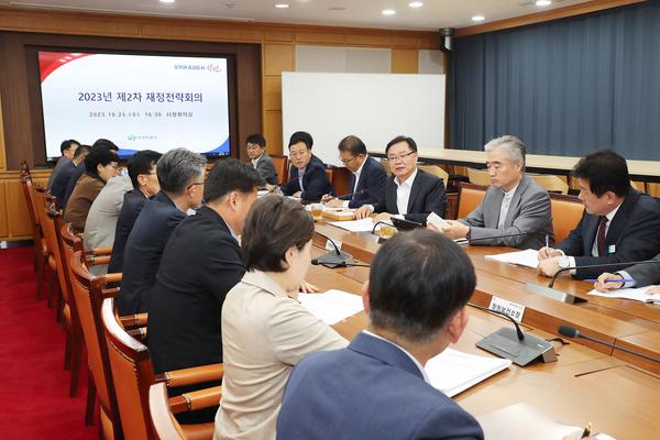 홍남표 창원시장, 재정전략회의서 “가용재원 부족 상황에도  경제 활성화·미래 성장동력 확보에 집중 투자”