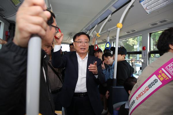 홍남표 창원특례시장, 원이대로 S-BRT 임시개통 현장 직접 챙겨