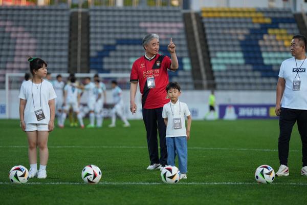 조명래 창원특례시 제2부시장, 경남FC 홈경기 승리기원 시축