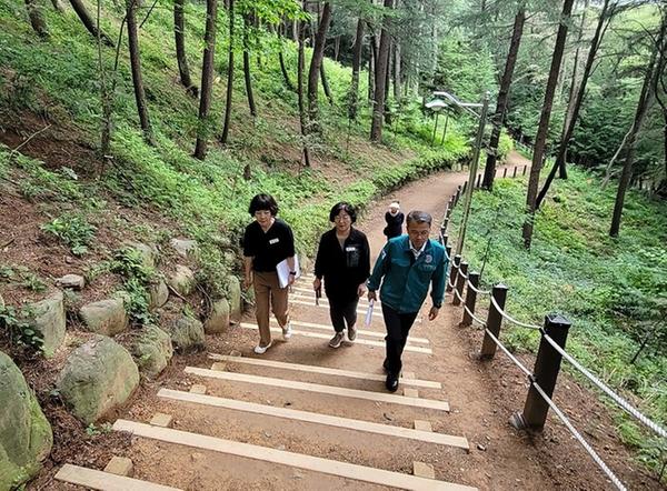 산호근린공원 현장점검 모습