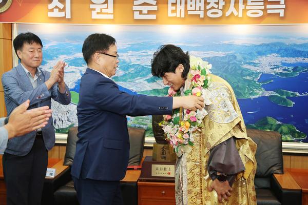 창원특례시청 씨름단 최원준 선수, 생애 첫 태백급 장사 등극 봉납식 개최