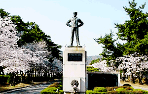 지덕칠 중사 동상 사진