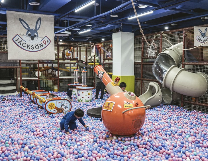 잭슨나인스 실내